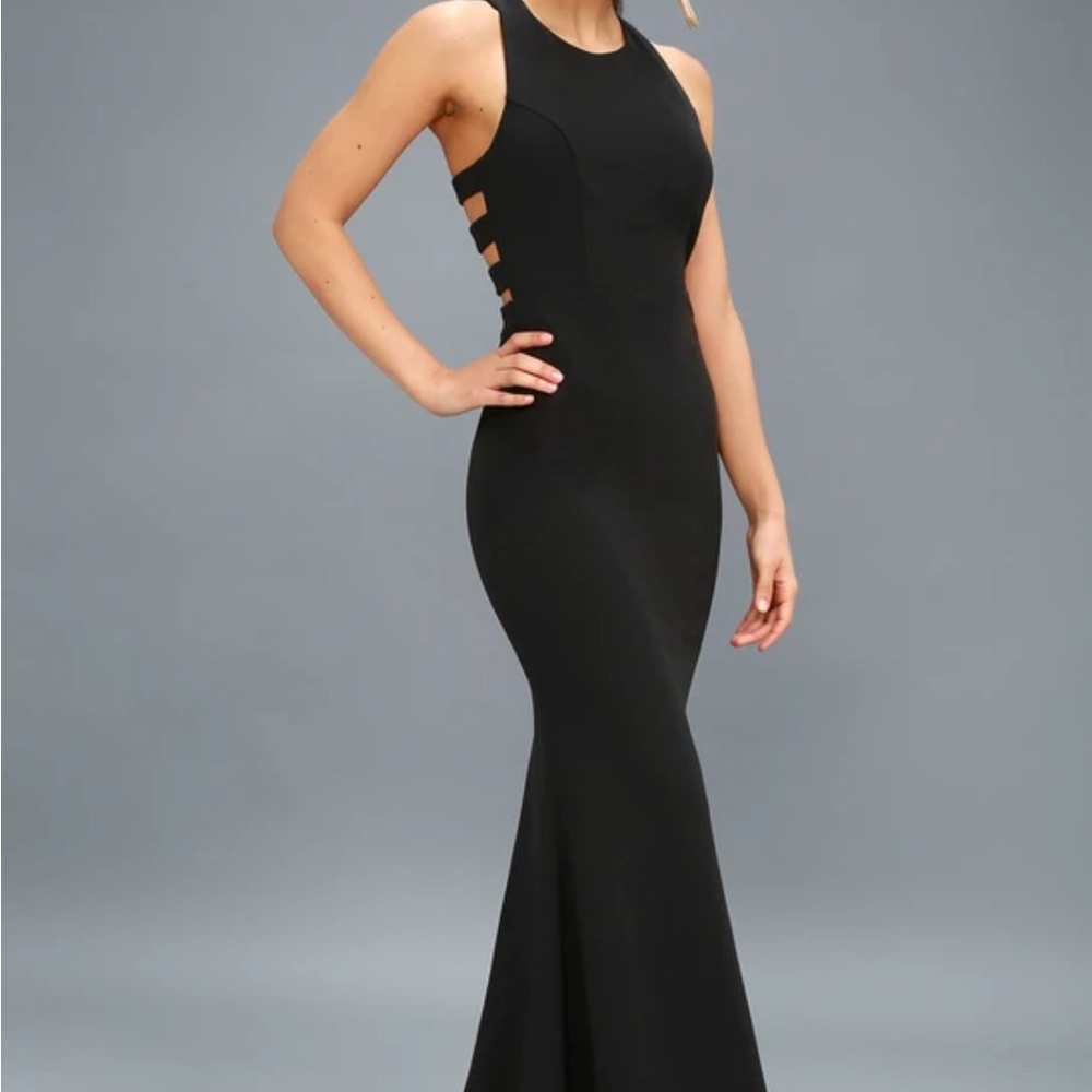 Lulu's Black Ladder-back Halter Gown